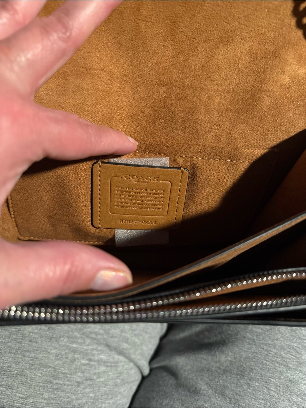 Coach Klare crossbody in pebble leather with rivet detailing - Picture 9 of 12